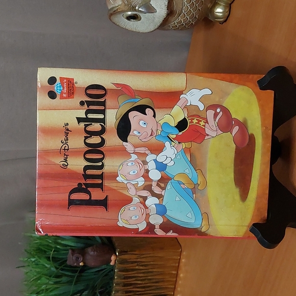 Lot of 3 Disney's wonderful world of reading vintage books. great condition. - Picture 3 of 17